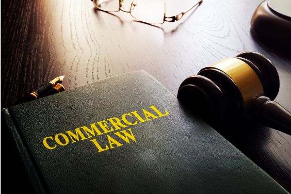 עורך דין מסחרי בתל אביב